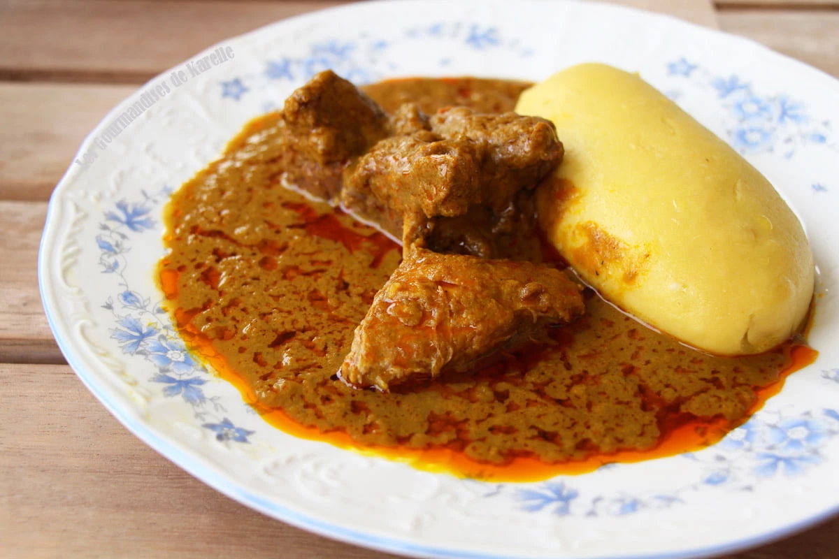 Foutou sauce arachide viande