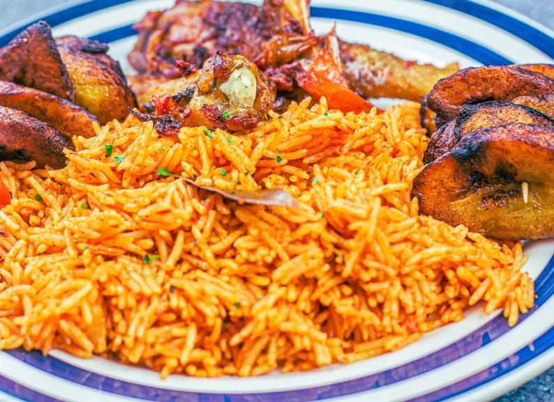 Jollof rice with plantain (Riz jollof au plantain)